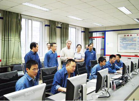 美國(guó)專(zhuān)家在瀘考察