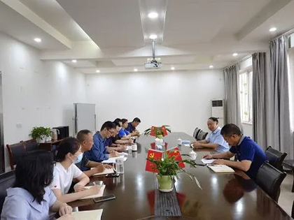 瀘天化股份公司黨委書記、董事長(zhǎng)廖廷君到進(jìn)出口公司調(diào)研指導(dǎo)工作