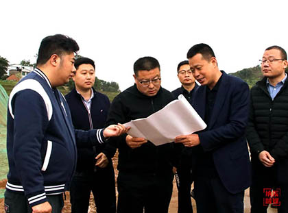 納溪區(qū)委書記譚榮兵一行調研瀘天化現(xiàn)代農(nóng)業(yè)示范園項目