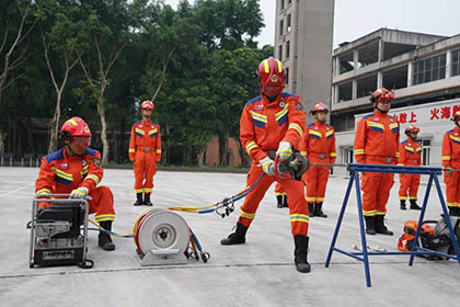 瀘天化股份公司消防救護(hù)中心進(jìn)行2024年春季訓(xùn)練成果匯報展示、考核驗(yàn)收